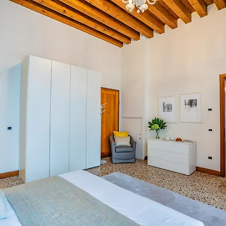 Ca' Del Monastero 4 Collection Up To 8 Guests With Lift شقة *